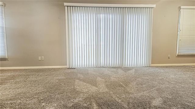 1018 Palmer Place, Clinton, MO 64735