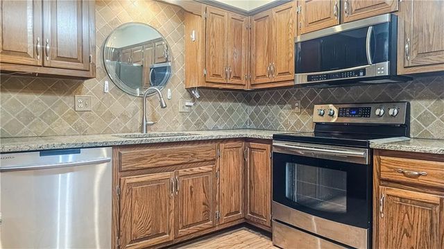 1018 Palmer Place, Clinton, MO 64735