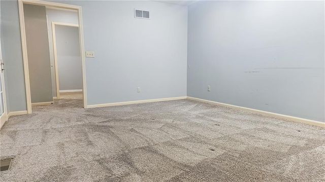 1018 Palmer Place, Clinton, MO 64735