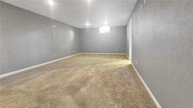 1018 Palmer Place, Clinton, MO 64735