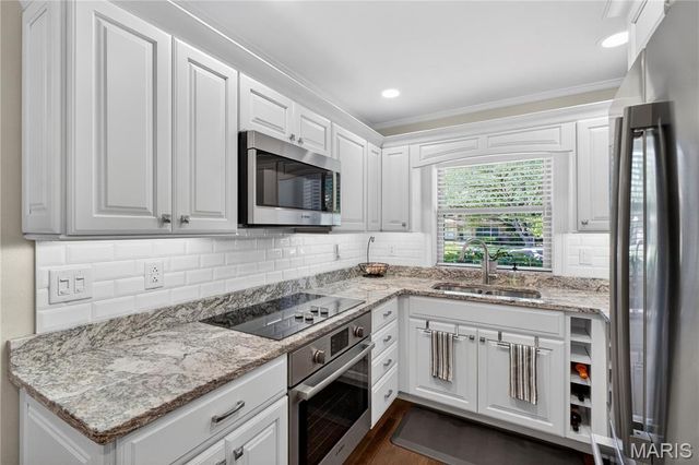 4 Delcrest Court 101, University City, MO 63124