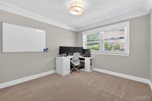 4 Delcrest Court 101, University City, MO 63124