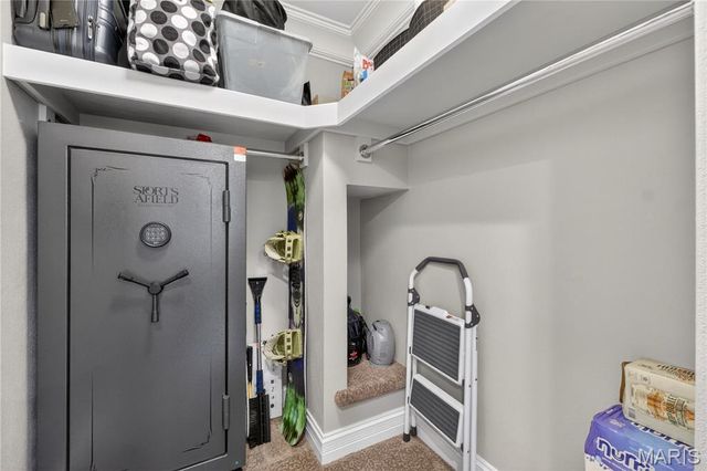 4 Delcrest Court 101, University City, MO 63124