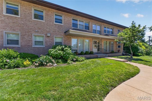 4 Delcrest Court 101, University City, MO 63124