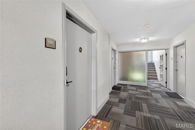 4 Delcrest Court 101, University City, MO 63124