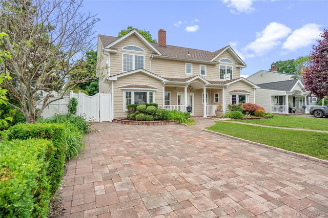 244 Water Lane S, Wantagh, NY 11793