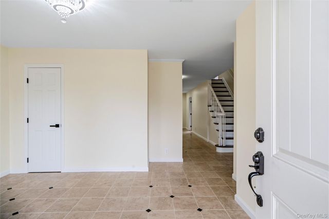 244 Water Lane S, Wantagh, NY 11793