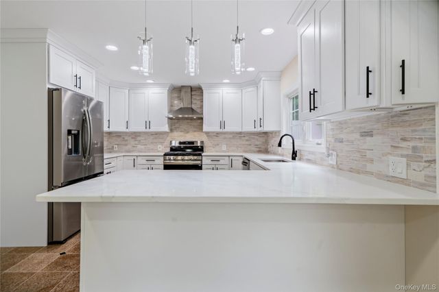 244 Water Lane S, Wantagh, NY 11793