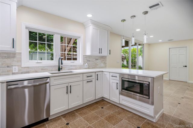 244 Water Lane S, Wantagh, NY 11793
