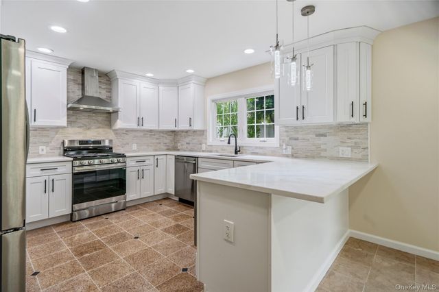 244 Water Lane S, Wantagh, NY 11793