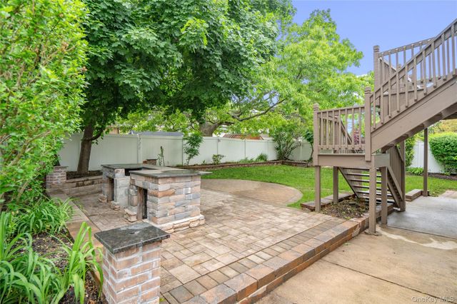 244 Water Lane S, Wantagh, NY 11793