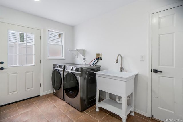 244 Water Lane S, Wantagh, NY 11793