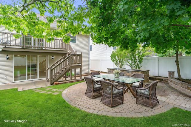 244 Water Lane S, Wantagh, NY 11793