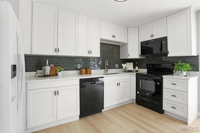 1218 Wood Station Place, Manchester, MO 63021