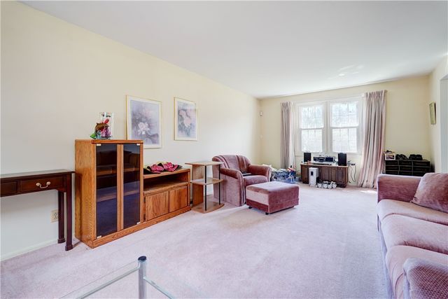 633 Chatelaine Drive, Webster, NY 14580