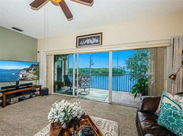 6363 99TH WAY N 12I, St Petersburg, FL 33708