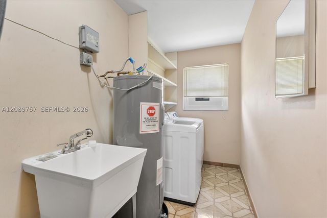 4801 N 36th Ct, Hollywood, FL 33021