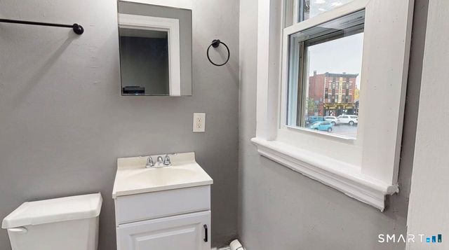 666 Main Street B2, Middletown, CT 06457