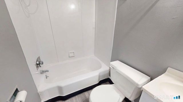 666 Main Street B2, Middletown, CT 06457