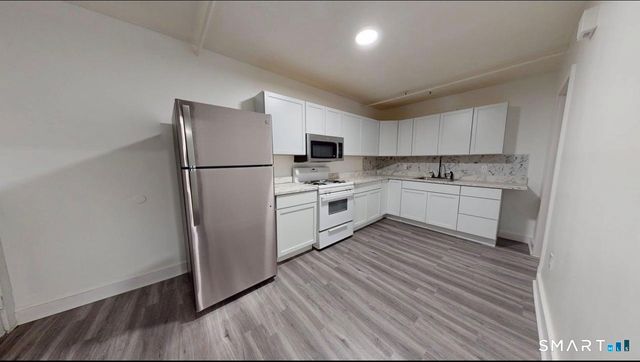 666 Main Street B2, Middletown, CT 06457