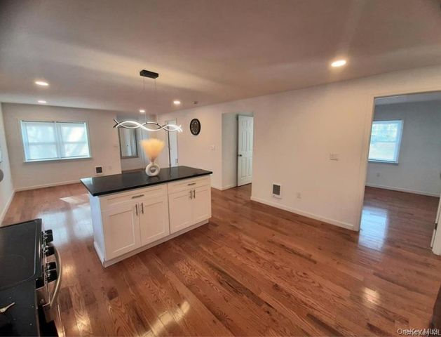 8 Poplar Street, Poughkeepsie, NY 12601