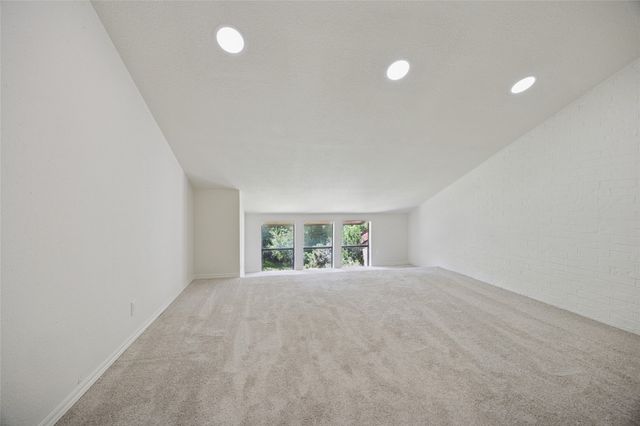 712 Oakwood Trail, Fort Worth, TX 76112