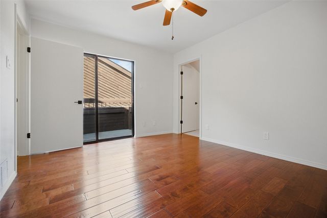 712 Oakwood Trail, Fort Worth, TX 76112