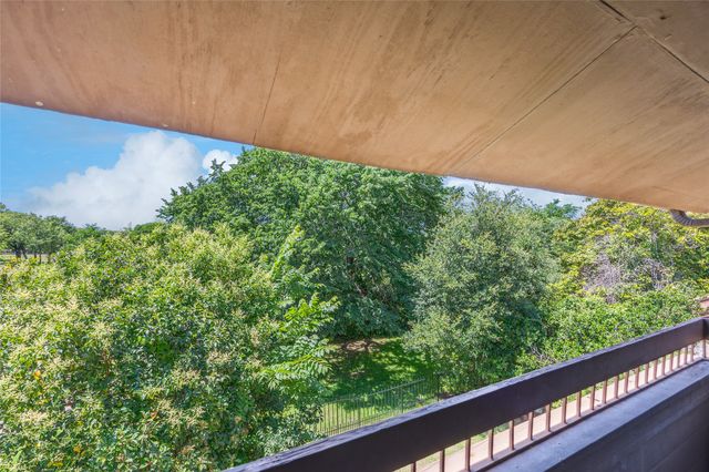 712 Oakwood Trail, Fort Worth, TX 76112