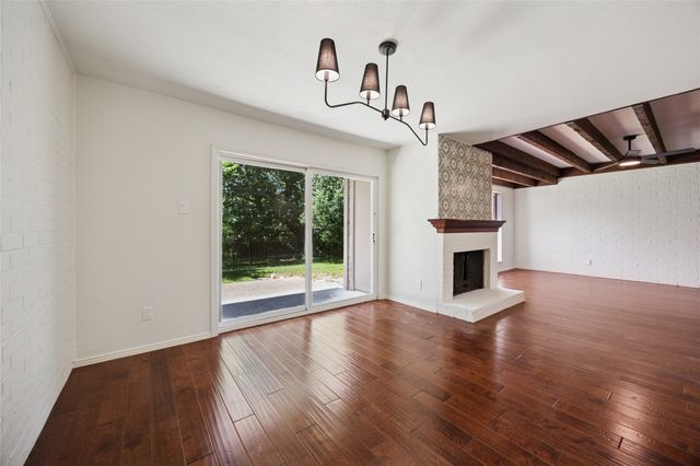 712 Oakwood Trail, Fort Worth, TX 76112