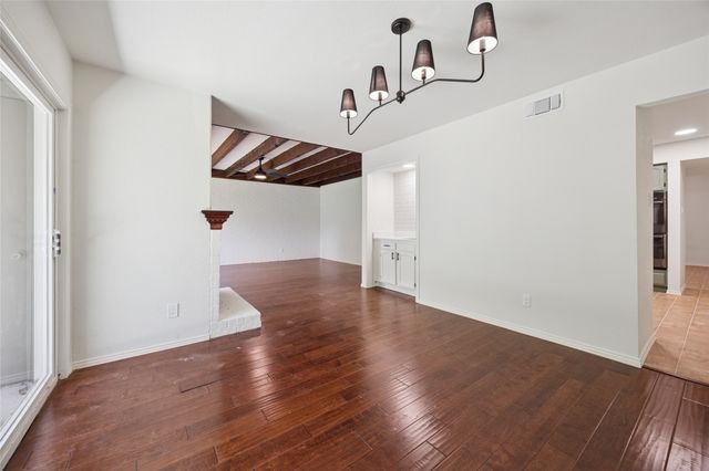 712 Oakwood Trail, Fort Worth, TX 76112