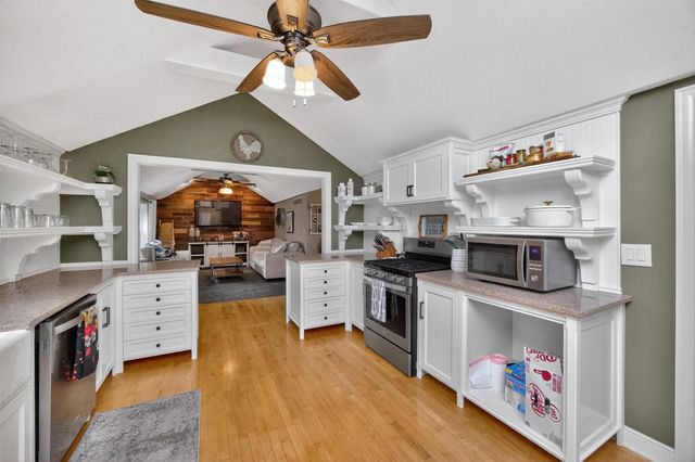 1220 Vine Street, West Des Moines, IA 50265