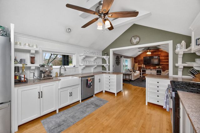 1220 Vine Street, West Des Moines, IA 50265