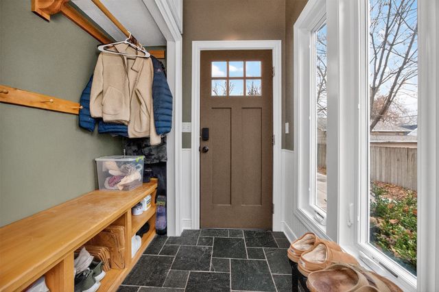 1220 Vine Street, West Des Moines, IA 50265