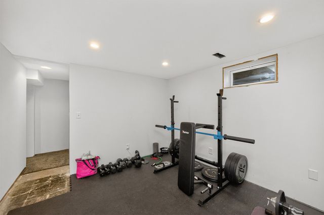 1220 Vine Street, West Des Moines, IA 50265