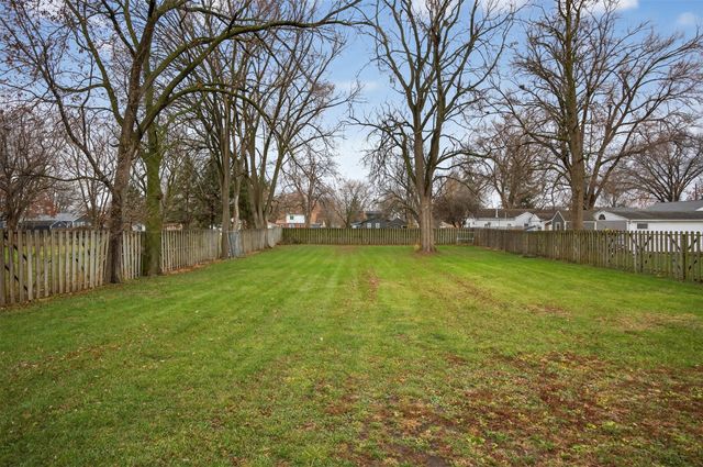 1220 Vine Street, West Des Moines, IA 50265