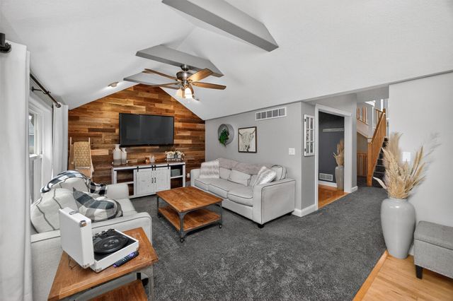 1220 Vine Street, West Des Moines, IA 50265