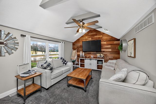 1220 Vine Street, West Des Moines, IA 50265