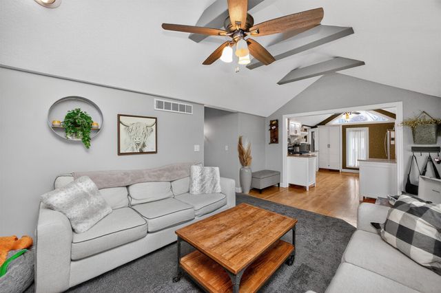 1220 Vine Street, West Des Moines, IA 50265