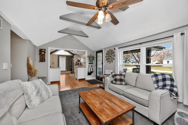 1220 Vine Street, West Des Moines, IA 50265