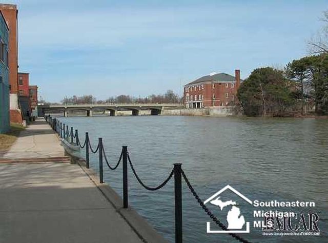 800 Cole Road, Monroe, MI 48162