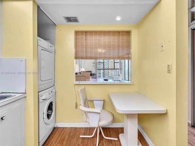 3731 N Country Club Dr 1223, Aventura, FL 33180