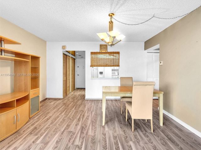 3731 N Country Club Dr 1223, Aventura, FL 33180