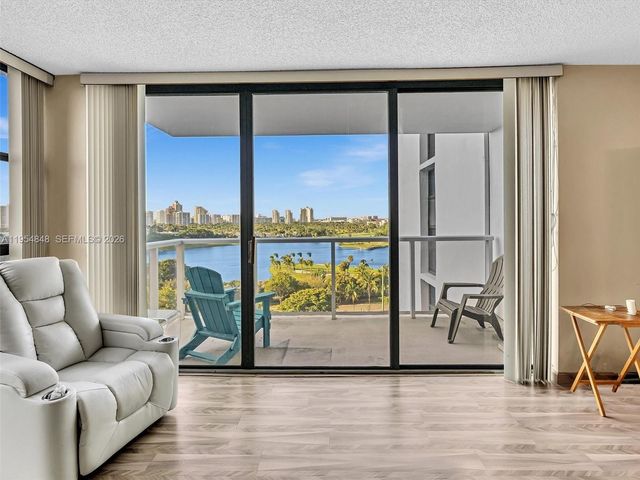 3731 N Country Club Dr 1223, Aventura, FL 33180