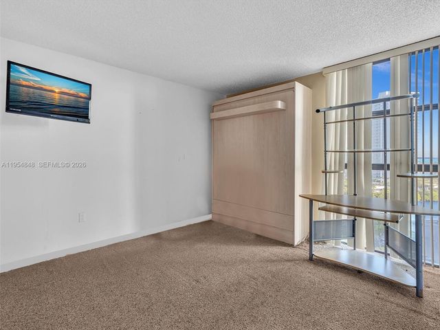 3731 N Country Club Dr 1223, Aventura, FL 33180