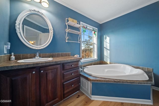 1594 Kinder Lane, Dandridge, TN 37725