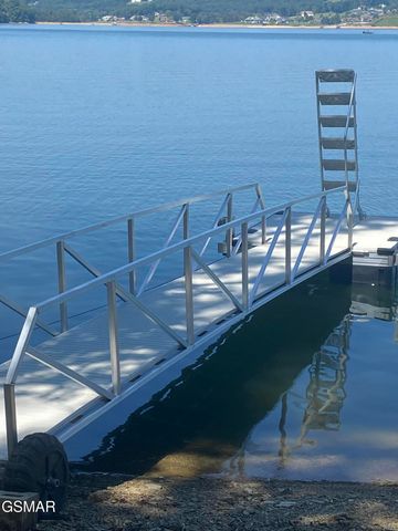 1594 Kinder Lane, Dandridge, TN 37725