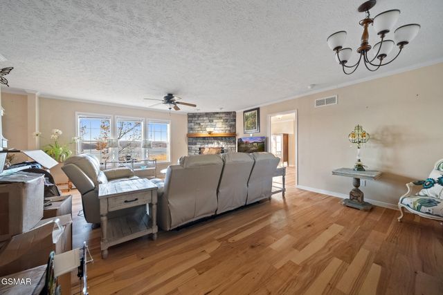 1594 Kinder Lane, Dandridge, TN 37725