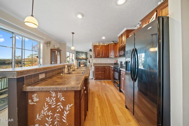 1594 Kinder Lane, Dandridge, TN 37725