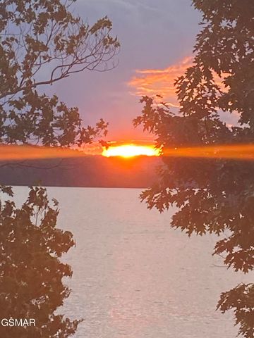 1594 Kinder Lane, Dandridge, TN 37725