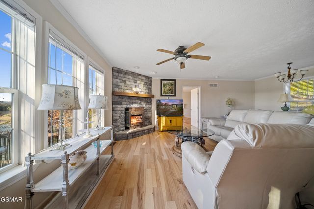 1594 Kinder Lane, Dandridge, TN 37725